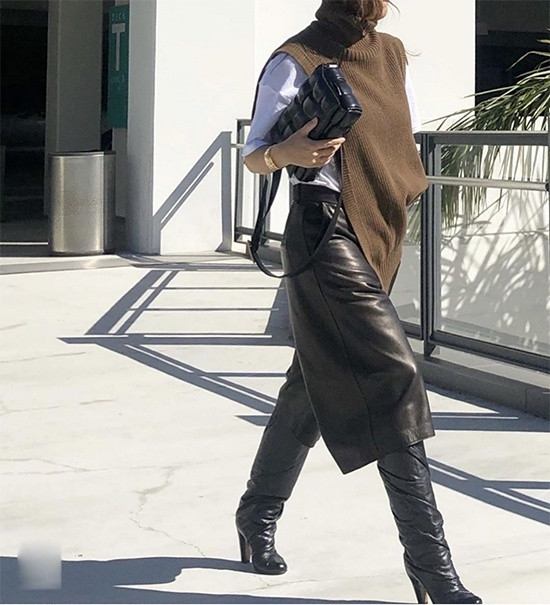 Những cách chọn bốt cao cổ phù hợp cho set đồ mùa đông ảnh 8 Những cách chọn bốt cao cổ phù hợp cho set đồ mùa đông ảnh 8