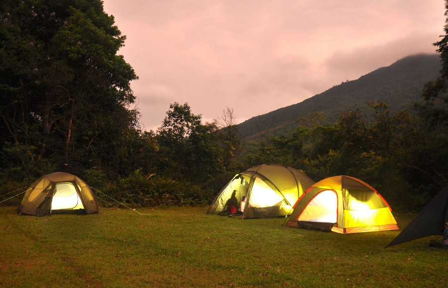 Từ thế mạnh cảnh quan, Pù Luông đã phát triển du lịch cộng đồng. Từ thế mạnh cảnh quan, Pù Luông đã phát triển du lịch cộng đồng.