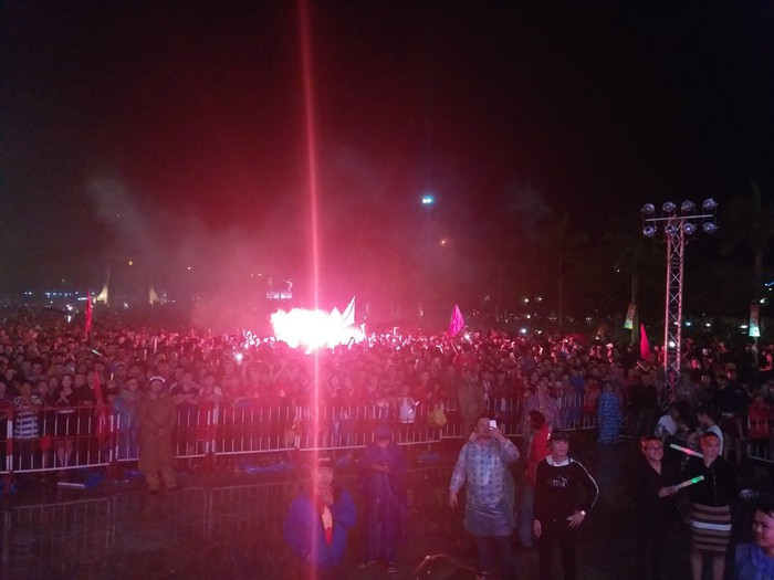 Triệu người xuống đường mừng tuyển Việt Nam vô địch AFF Cup 2018 ảnh 30