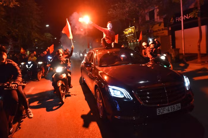 Triệu người xuống đường mừng tuyển Việt Nam vô địch AFF Cup 2018 ảnh 8 Triệu người xuống đường mừng tuyển Việt Nam vô địch AFF Cup 2018 ảnh 8