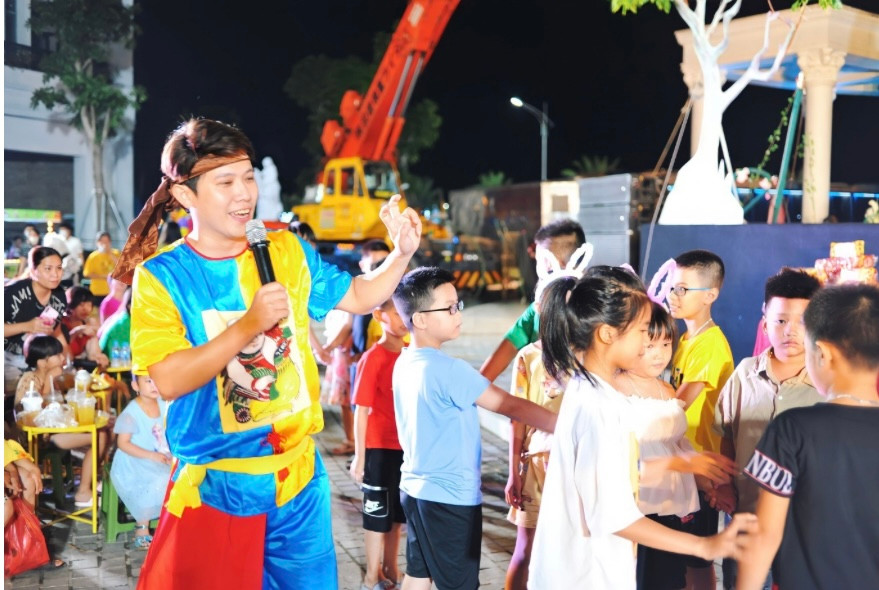 Các em nhỏ đều rất háo hức với chương trình Xiếc tại Danko City.