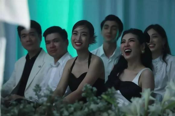 Đỗ Mỹ Linh đã nhận lời kết hôn với con trai của bầu Hiển Đỗ Mỹ Linh đã nhận lời kết hôn với con trai của bầu Hiển