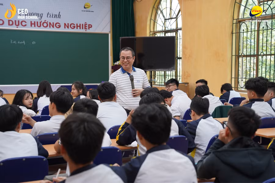 Ông Phan Đức Tuệ hiện cũng là Chủ tịch HĐQT Hệ thống giáo dục CEO Việt Nam High School