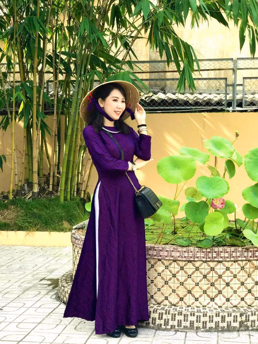 Cô Phan Minh Thùy, Trường THPT Chuyên Tiền Giang. Cô Phan Minh Thùy, Trường THPT Chuyên Tiền Giang.