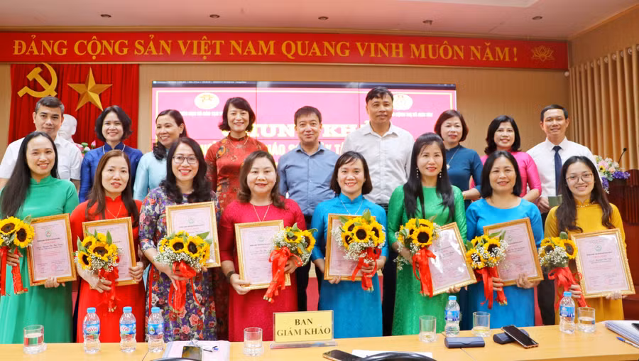 Có 8 nhà giáo lọt vào vòng chung khảo giải thưởng "Nhà giáo Sơn Tây tâm huyết sáng tạo" lần thứ 2 năm 2023.