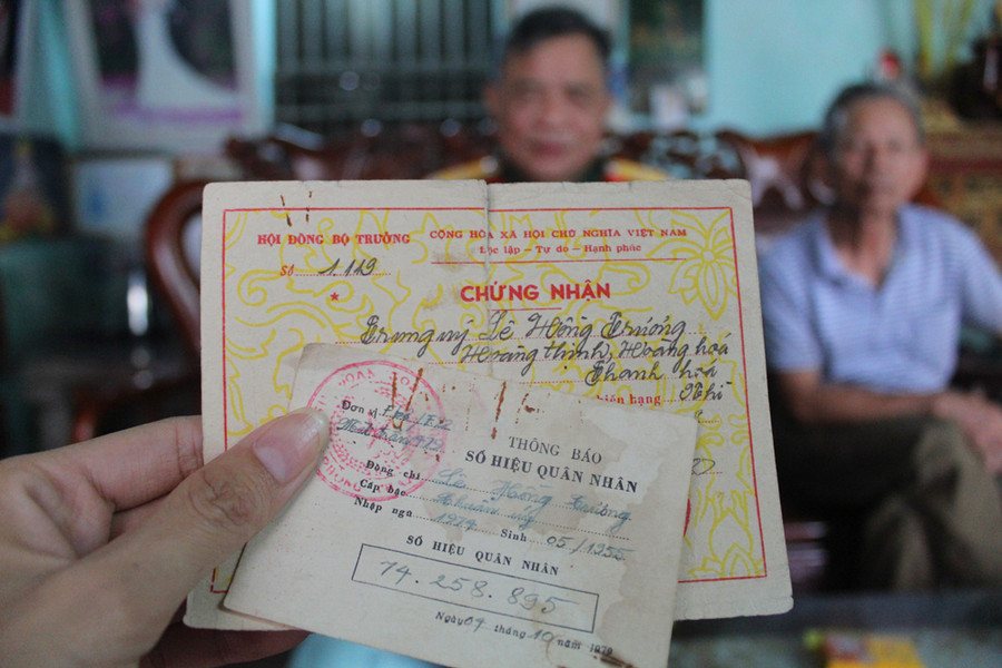 Số hiệu quân nhân được cựu chiến binh Lê Hồng Trương gìn giữ. Ảnh: LT. Số hiệu quân nhân được cựu chiến binh Lê Hồng Trương gìn giữ. Ảnh: LT.