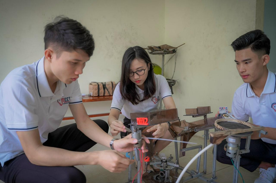 Giảng viên, sinh viên trường Đại học Kỹ thuật Công nghiệp tích cực hưởng ứng cuộc thi.