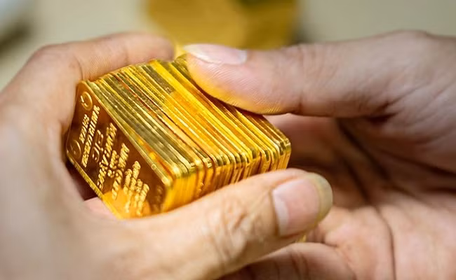 Giá vàng hôm nay tiếp tục giảm mạnh