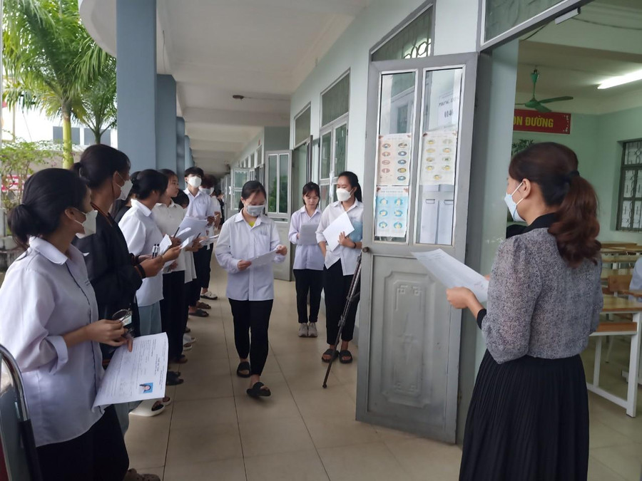 Thí sinh Điểm thi THPT Than Uyên tự tin trước khi bước vào môn thi Ngữ Văn.