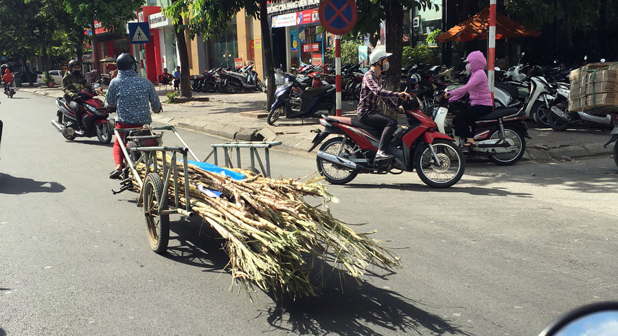 Xe tự chế vẫn hàng ngày “tung tăng” trên khắp các con đường Thủ đô