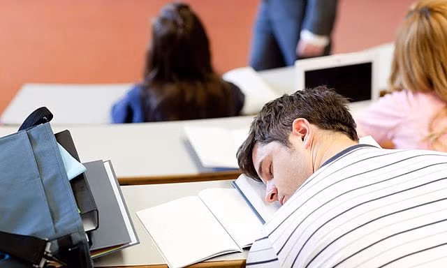 Nghiên cứu cấp quốc gia chỉ ra rằng 80% SV Anh không hài lòng về các khóa học của mình