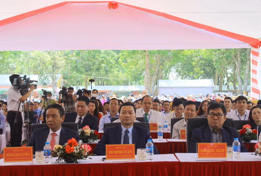 Lãnh đạo Trung ương và địa phương dự chương trình. Ảnh: LT. Lãnh đạo Trung ương và địa phương dự chương trình. Ảnh: LT.