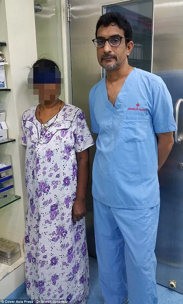 15 năm sau khi phá thai, bà mẹ sốc nặng khi phát hiện thứ này trong bụng - Ảnh 1.