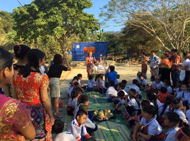 Ngoài thi gói bánh, “Ngày tết quê em” còn có hoạt động múa hát, tổ chức sinh nhật Ngoài thi gói bánh, “Ngày tết quê em” còn có hoạt động múa hát, tổ chức sinh nhật