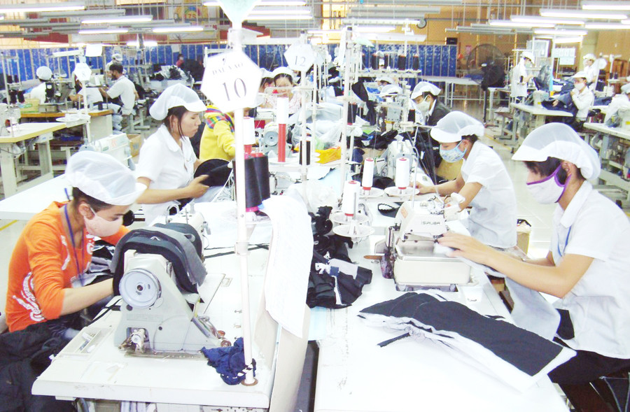 Bất hợp lý về giá trị sức lao động hiện nay
