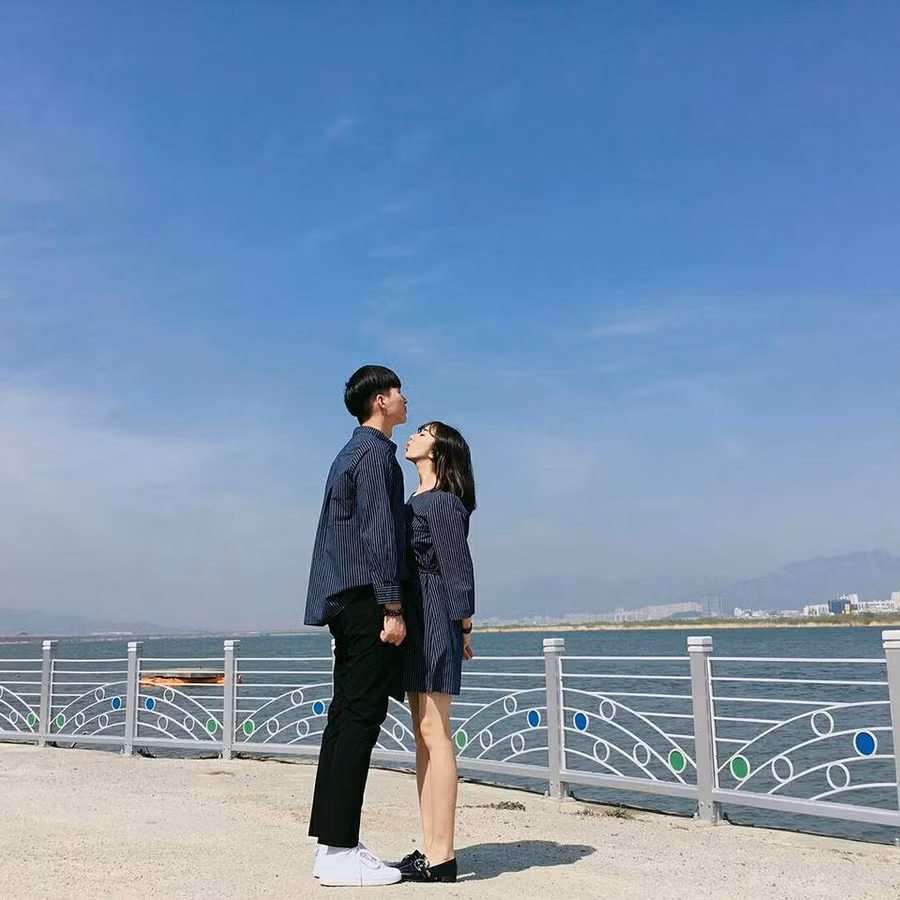 Bộ ảnh "nghìn nơi một tư thế" của cặp đôi "mét 6 - mét 8" ảnh 1