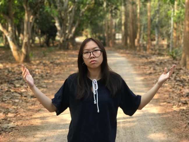 9x Thái Lan gây chú ý nhờ chỉ tạo dáng đúng một kiểu trên Instagram