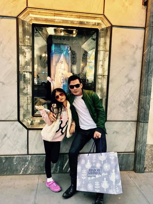 truong-ngoc-anh-ne-chup-chung-voi-chong-cu-du-hoi-ngo-tren-dat-my-4