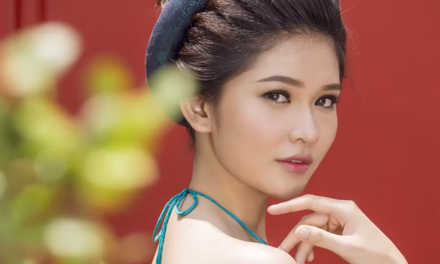 Bất ngờ với hình ảnh tiểu thư xưa của Á hậu Thùy Dung ảnh 2