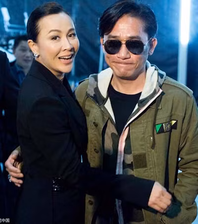 luong-trieu-vy-gay-ban-tan-vi-om-ho-gia-linh-truoc-dam-dong-4