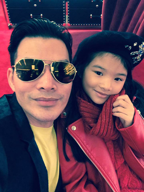 Trương Ngọc Ánh né chụp chung với chồng cũ dù hội ngộ trên đất Mỹ ảnh 1 Trên trang cá nhân, Trần Bảo Sơn khoe hình ảnh cùng con gái đi shopping tại New York.