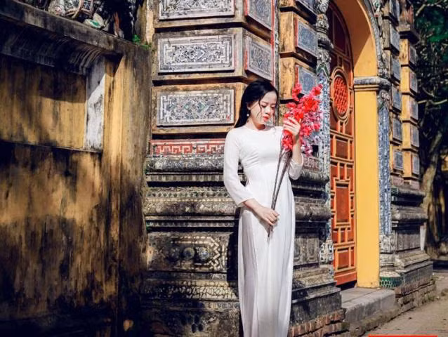 Nữ sinh xinh như búp bê, nổi tiếng ĐH Tài chính Kế toán Quảng Ngãi