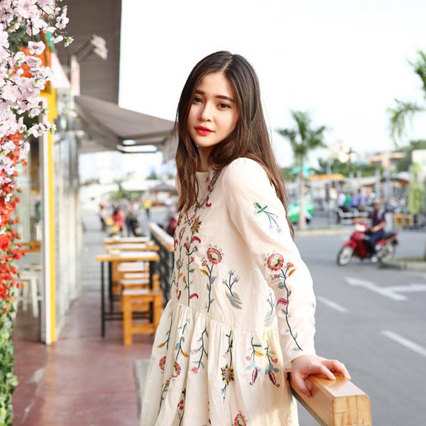 Sở hữu ngoại hình nổi bật, hot girl Đà Nẵng mệt mỏi vì bị làm phiền ảnh 4 Sở hữu ngoại hình nổi bật, hot girl Đà Nẵng mệt mỏi vì bị làm phiền ảnh 4