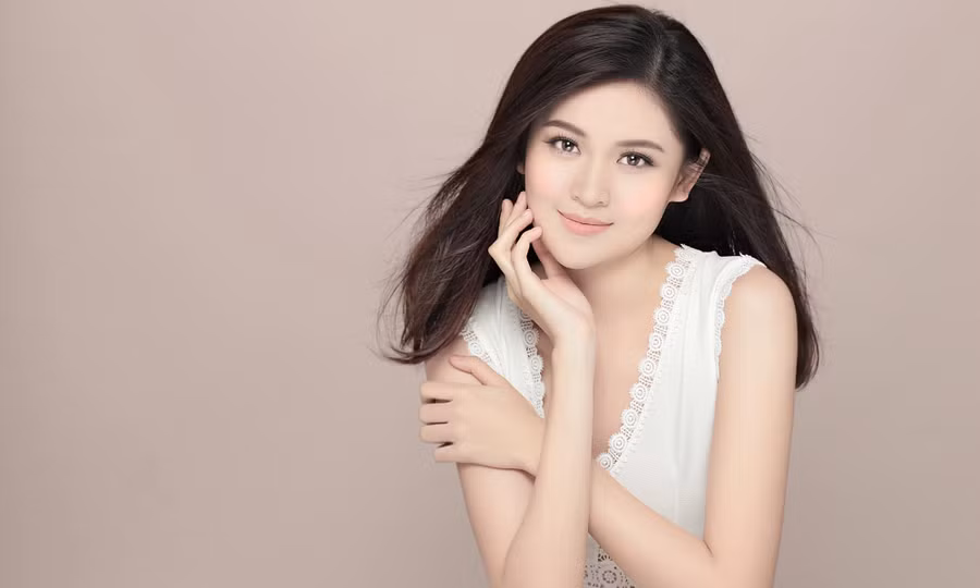 Bất ngờ với hình ảnh tiểu thư xưa của Á hậu Thùy Dung ảnh 3