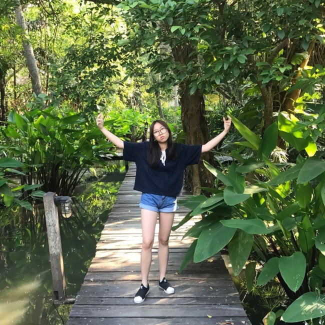 9x Thái Lan gây chú ý nhờ chỉ tạo dáng đúng một kiểu trên Instagram ảnh 2 9x Thái Lan gây chú ý nhờ chỉ tạo dáng đúng một kiểu trên Instagram ảnh 2