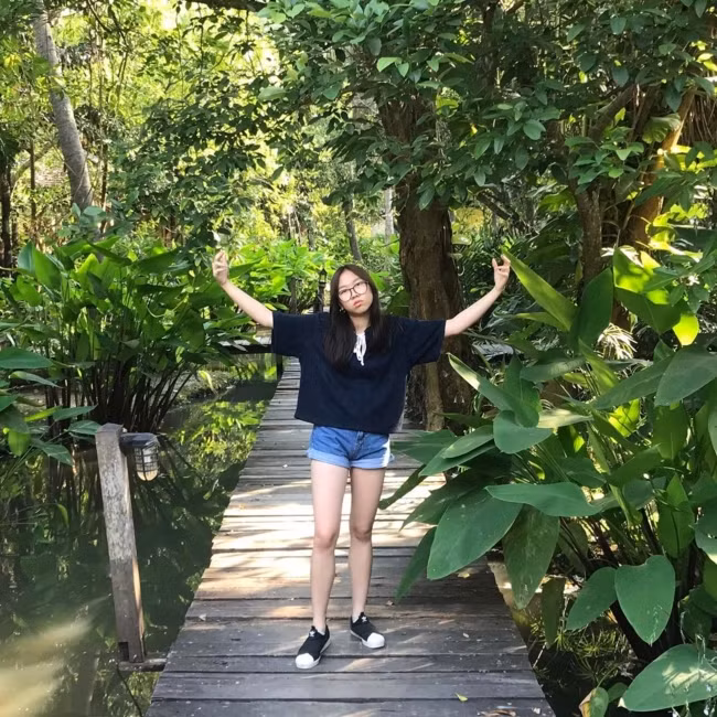 9x Thái Lan gây chú ý nhờ chỉ tạo dáng đúng một kiểu trên Instagram ảnh 2