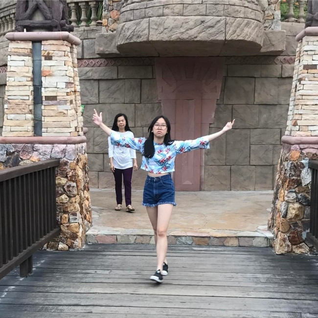 9x Thái Lan gây chú ý nhờ chỉ tạo dáng đúng một kiểu trên Instagram ảnh 5 9x Thái Lan gây chú ý nhờ chỉ tạo dáng đúng một kiểu trên Instagram ảnh 5