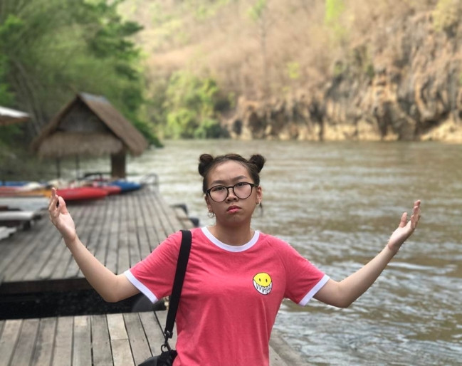 9x Thái Lan gây chú ý nhờ chỉ tạo dáng đúng một kiểu trên Instagram ảnh 6 9x Thái Lan gây chú ý nhờ chỉ tạo dáng đúng một kiểu trên Instagram ảnh 6