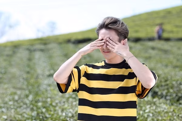 Sơn Tùng MTP tung poster hé lộ ca khúc mới ảnh 3