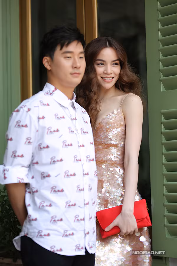 ho-ngoc-ha-sexy-voi-vay-6000-usd-di-su-kien-5