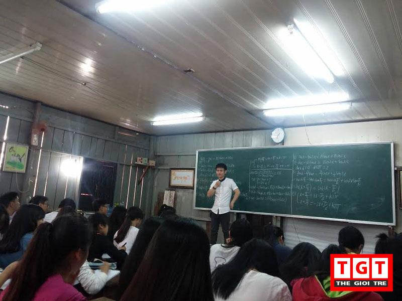 Thầy giáo dạy toán nổi tiếng, được “vạn học sinh mê” ở phố núi Buôn Ma Thuột ảnh 3