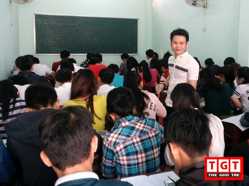 Thầy giáo dạy toán nổi tiếng, được “vạn học sinh mê” ở phố núi Buôn Ma Thuột ảnh 1