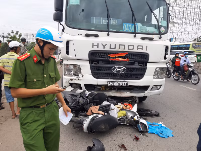 Hiện trường vụ tai nạn tại Bến Lức, Long An.Ảnh: Báo Giao thông