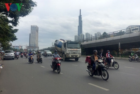 sau vu tai nan o long an: nguoi dan lo ban nha vi hung than container hinh 3