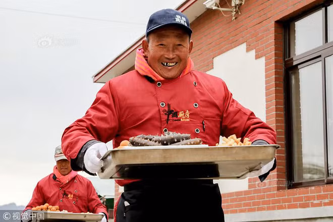 Choáng ngợp với cỗ cưới nhà quê: Phục vụ 1.500 người, bào ngư, hải sâm ai cũng có phần-5