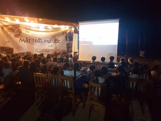 Hàng ngàn “Mặt trời mơ ước” đã được thắp sáng tại Tri Lễ - Ảnh 4.