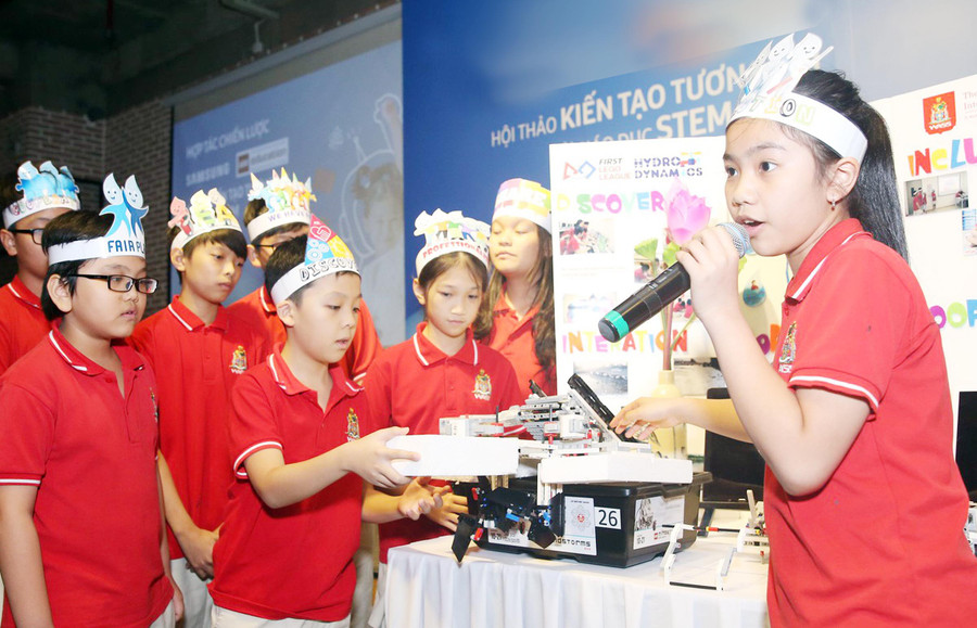 Học sinh phổ thông hào hứng với các tiết học STEM Học sinh phổ thông hào hứng với các tiết học STEM