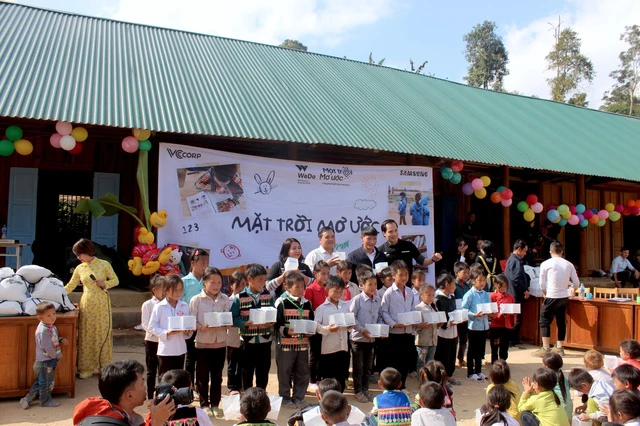 Hàng ngàn “Mặt trời mơ ước” đã được thắp sáng tại Tri Lễ 