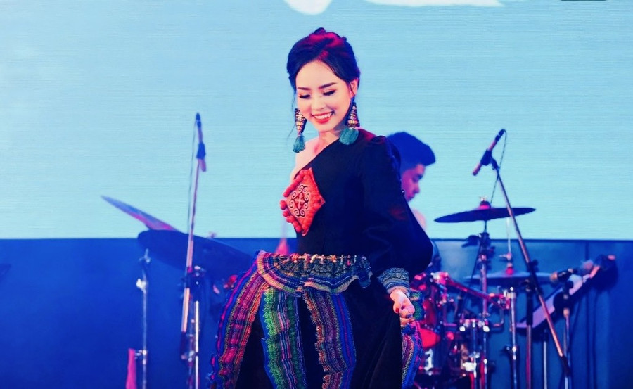 Tuyết Ánh cho biết cô theo đuổi phong cách âm nhạc thính phòng cổ điển. Tuyết Ánh cho biết cô theo đuổi phong cách âm nhạc thính phòng cổ điển.