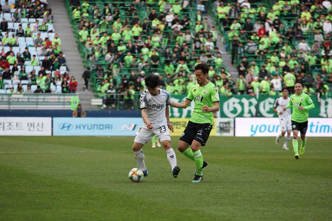 Báo Hàn Quốc khuyên Incheon nên áp dụng lối chơi bóng ngắn phù hợp với Công Phượng.