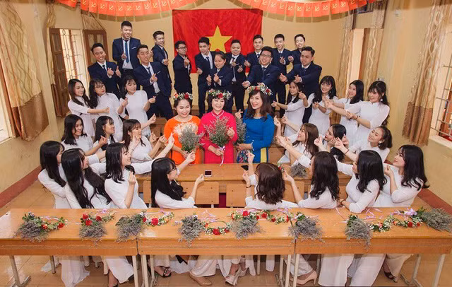 Độc đáo bộ ảnh kỷ yếu hóa thân vua chúa của học sinh chuyên Sử ảnh 14