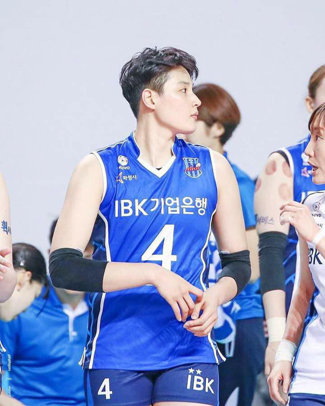 Nữ VĐV bóng chuyền cao 1m86 khiến dân mạng xôn xao vì...quá đẹp trai - Ảnh 7. Nữ VĐV bóng chuyền cao 1m86 khiến dân mạng xôn xao vì...quá đẹp trai - Ảnh 7.