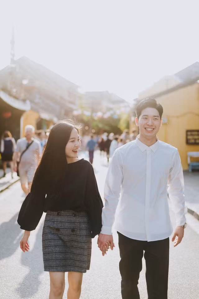 Chuyện tình của cặp đôi Việt - Nhật Nguyễn Huyền Trang và Osanaga Rui đẹp tựa phim lấy lòng cư dân mạng.