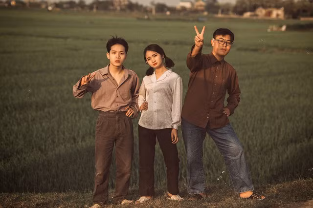 Thời gian trôi qua rất nhanh, thoáng hỏi rằng không biết sau này khi mỗi người một nơi, chúng ta có còn giữ mãi được tình bạn chân thành nữa không? Mỗi người hẳn rằng đều đã có câu trả lời cho chính mình rồi chứ?