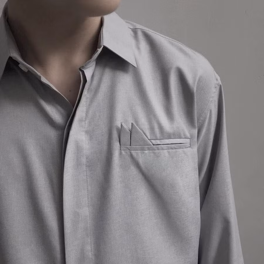 Mẹo diện sơ mi như mỹ nam Hàn từ em trai sinh năm 2002 ảnh 4