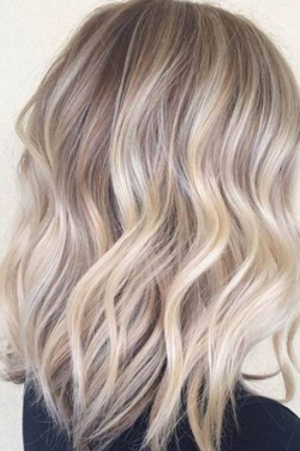 Màu vàng khói Màu nhuộm khói vẫn tiếp tục được ưa chuộng. Trong mùa hè năm nay, thay cho màu xám khói là sự lên ngôi của màu vàng khói. Màu vàng khóiTone màu nhuộm khói vẫn tiếp tục được ưa chuộng. Trong mùa hè năm nay, thay cho màu xám khói là sự lên ngôi của màu vàng khói.